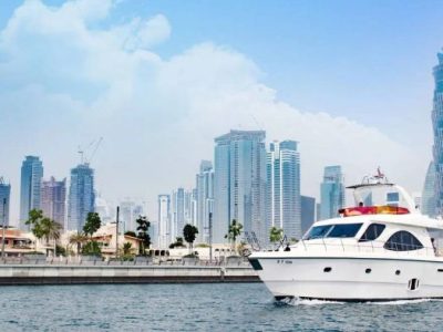 Dubai-Marina-Yacht-Tour-13-700x394
